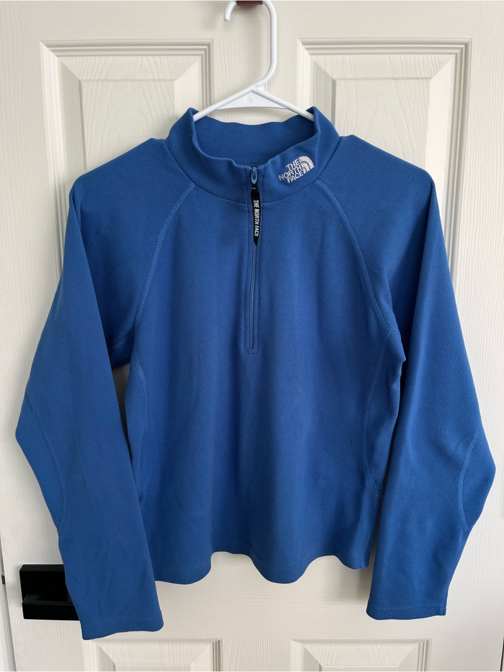 North Face Women’s Size Small Blue Long Sleeve Quarter-Zip